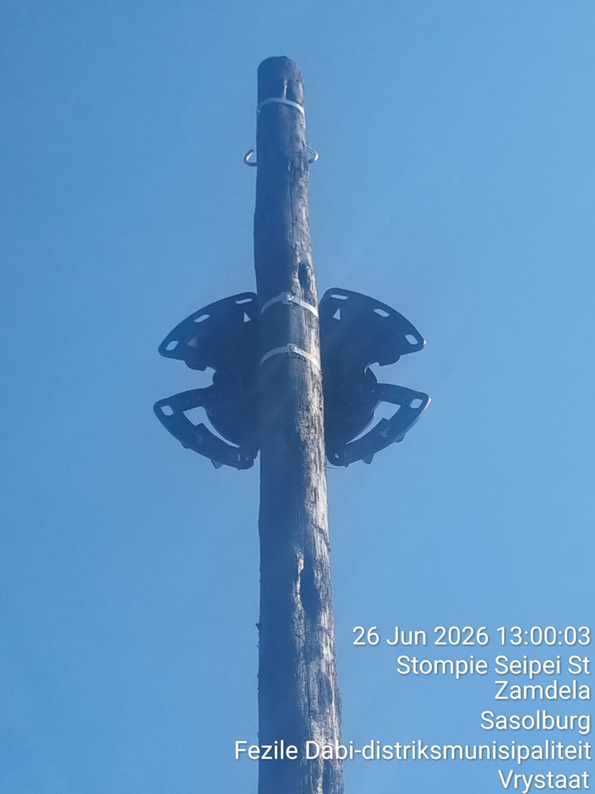 Aerial cable infrastructure and identifier tag